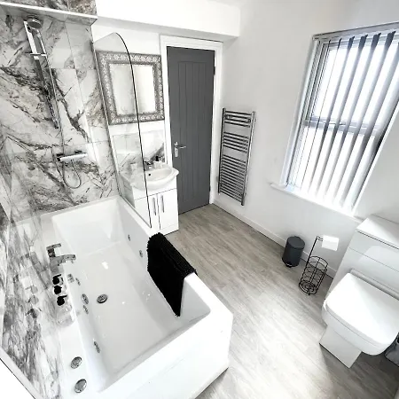 Osborne Luxury Hot Tub And Jacuzzi Suites Blackpool Extérieur photo